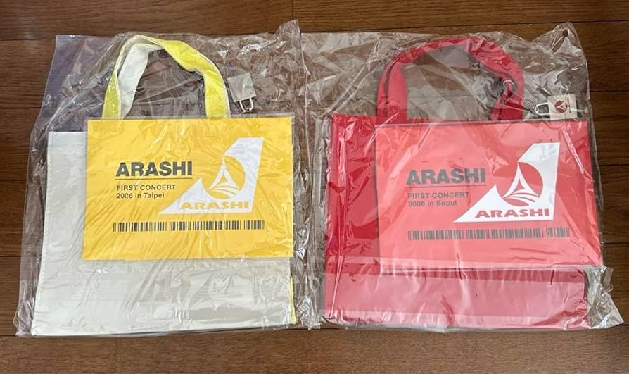 嵐 - 嵐　Tｼｬﾂ　first concert  ファーストコンサート　台北　2006 嵐 初コンサートTシャツ 2006 台北 グリーン - メルカリ